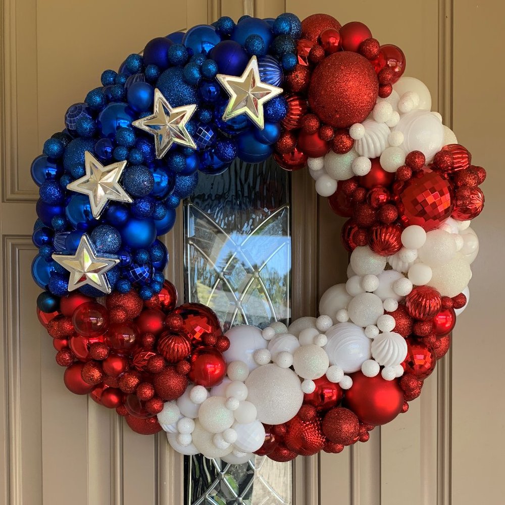 Patriotic American Wreath - Picture 3 of 5
